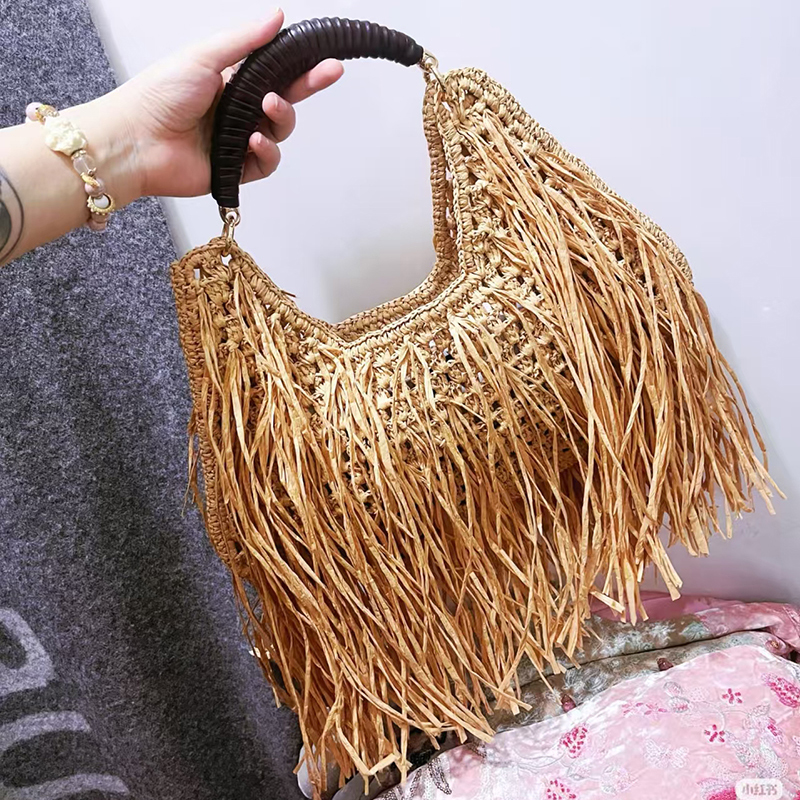 Bohemian Tassel Straw Handbag  - đánh giá và giá Ethnic Fashion Designers