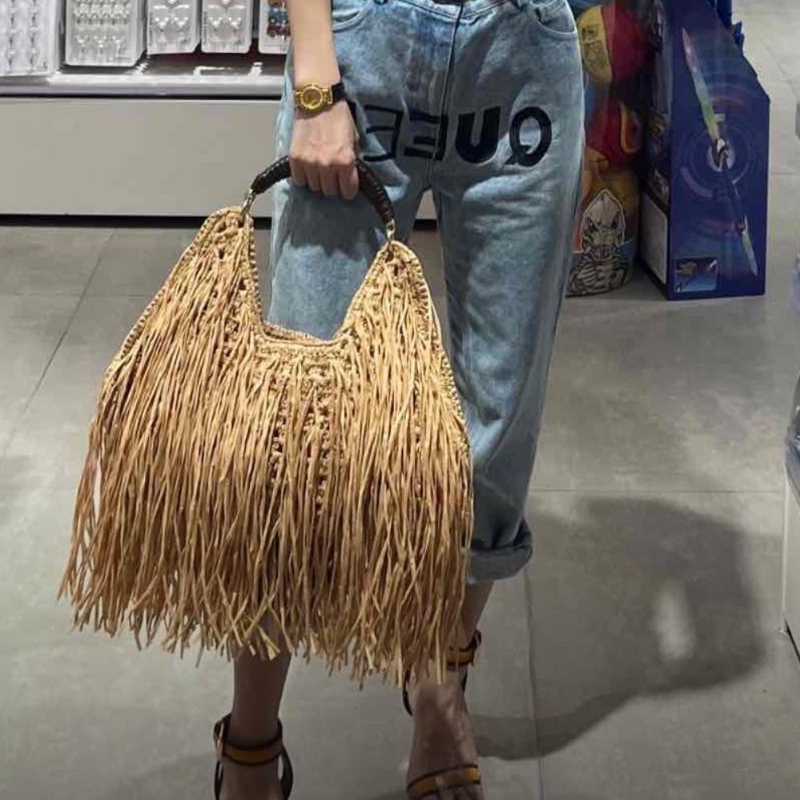 Bohemian Tassel Straw Handbag  - đánh giá và giá Ethnic Fashion Designers